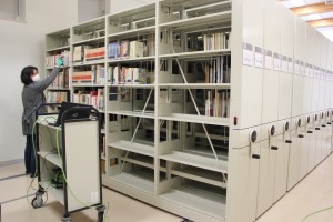 紫波町図書館の書庫